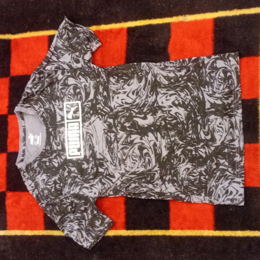 Puma Swirl Tee (L)